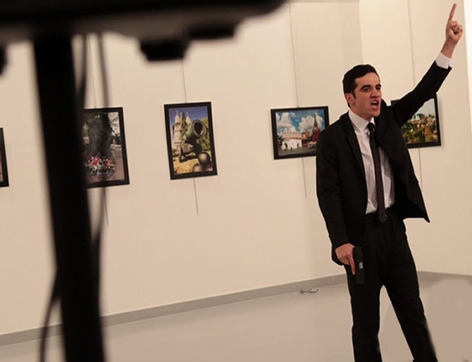 rusya_buyukelcisini_vuran_saldirgan_3.jpg rusya_buyukelcisini_vuran_saldirgan_3.jpg