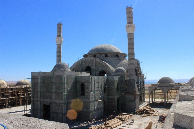 Sahabe Safvan Bin Muattal Cami ve Külliye inşaatı hızla yükseliyor