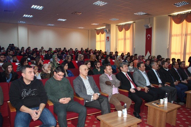 Bilecik’te “15 Temmuz Darbe Girişimi, Yeni Anayasa ve Başkanlık Sistemi” paneli