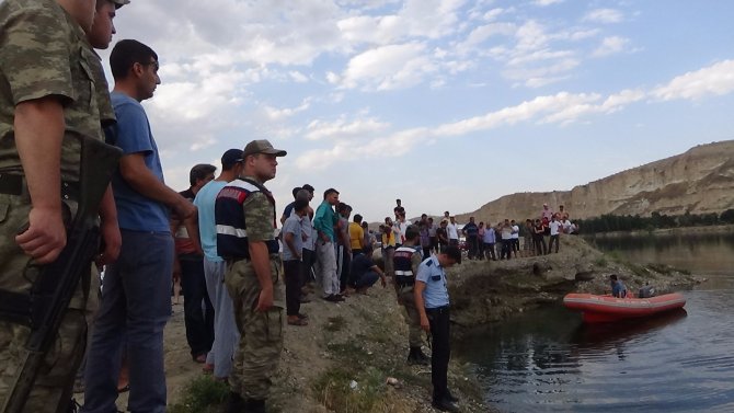 Urfa'da 5 kişi boğularak, 1 kişi de kanala düşerek hayatını kaybetti