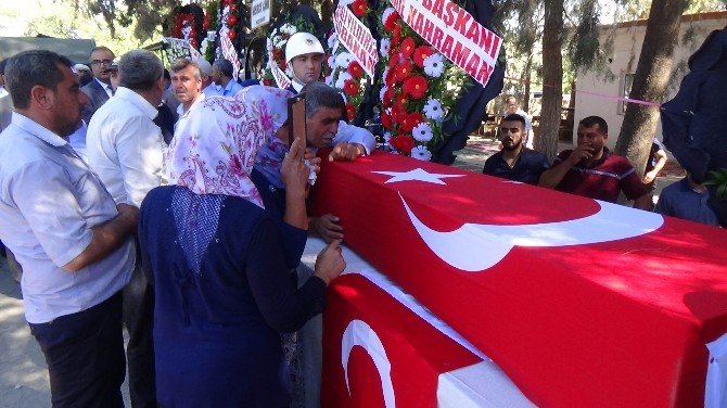 Şehit Polis Memuru Sinan Akdemir göz yaşlarıyla toprağa verildi