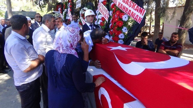 Şehit Polis Memuru Sinan Akdemir göz yaşlarıyla toprağa verildi