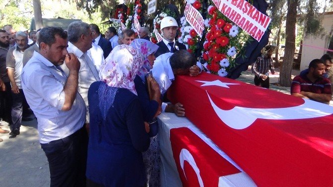 Şehit Polis Memuru Sinan Akdemir göz yaşlarıyla toprağa verildi