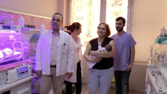 8 Bebeği Karnındayken Ölen Annenin 16 Yıl Sonra Bebek Sevinci