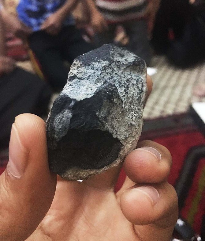 Göktaşı bulduğunu iddia etti