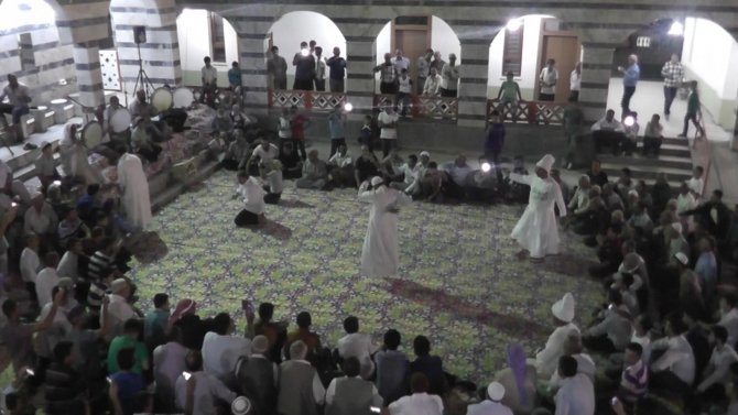 Şanlıurfa'nın İlhan köyünde özbek pilavlı bayram geleneği