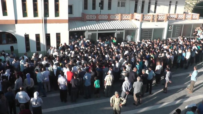 Şanlıurfa'nın İlhan köyünde özbek pilavlı bayram geleneği