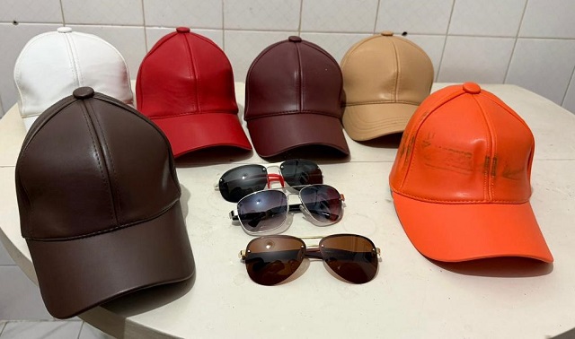 sapkalar-ve-gozlukler.jpg
