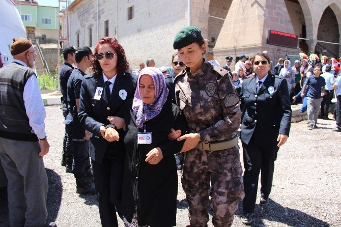Sehit Kübra Doğanay son yolculuğuna uğurlandı