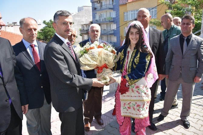 Avni Gemicioğlu Ortaokulu Öğrencilerinden Bilim Fuarı
