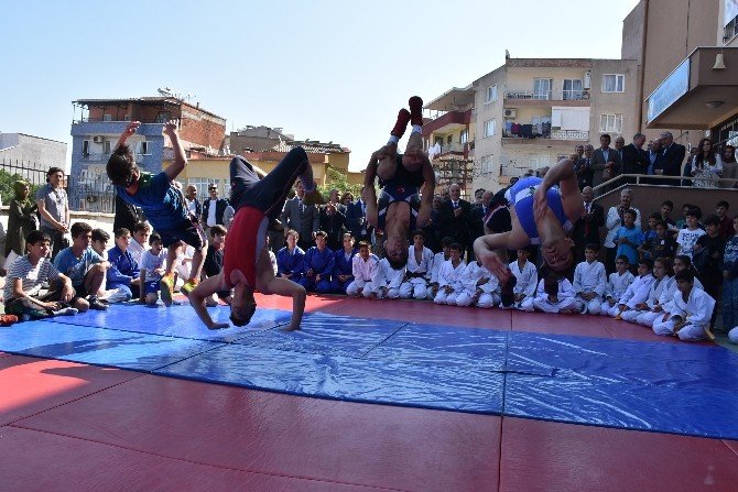 Avni Gemicioğlu Ortaokulu Öğrencilerinden Bilim Fuarı