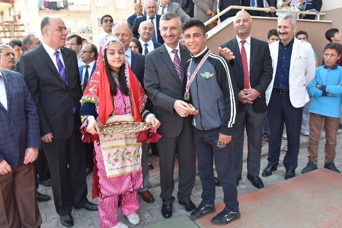 Avni Gemicioğlu Ortaokulu Öğrencilerinden Bilim Fuarı