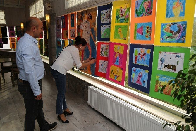 Bodrum’da Küçük Ellerden Resim Sergisi