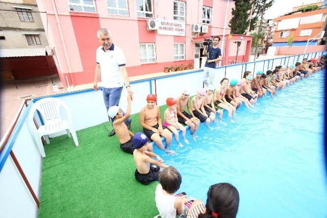 Karalar, yaz spor okullarını ve havuzları ziyaret etti