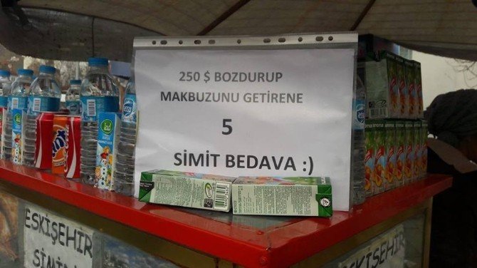 Bozüyüklü simitçiden dövizini bozdurana bedava simit