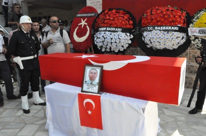Uşaklı şehit Erhan Öztürk ebediyete uğurlandı