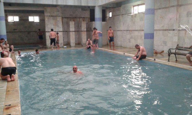 Bayram tatilini fırsat bilen Siirtliler Belkısana (Hesta) kaplıcasını doldurdu