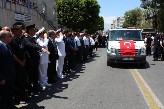 Şehit Polis Fırat Palamut’u son yolculuğuna binlerce kişi uğurladı