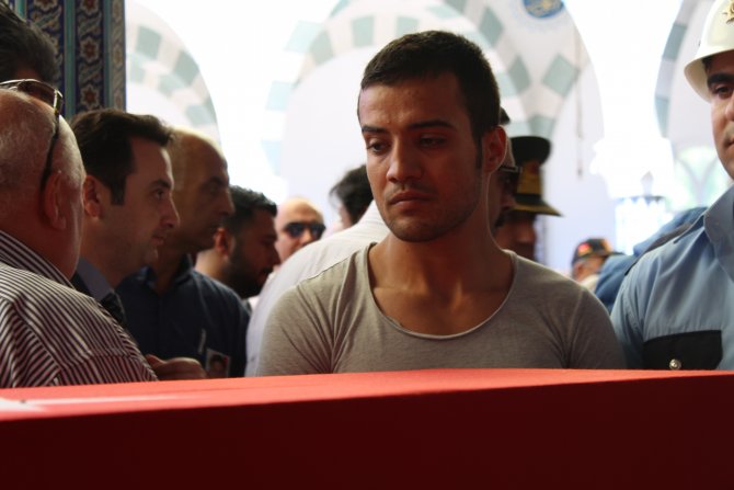 Şehit Polis Fırat Palamut’u son yolculuğuna binlerce kişi uğurladı