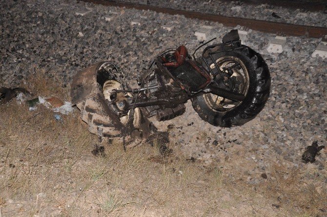Sivas’ta Raybüs, traktöre çarptı: 2 çocuk öldü