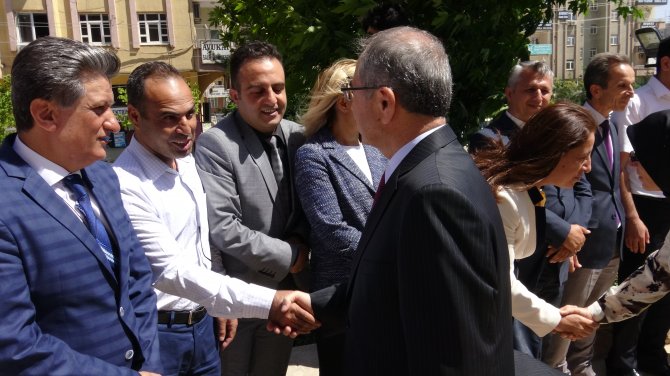 Mardin'e atanan Vali Mustafa Yaman görevine başladı