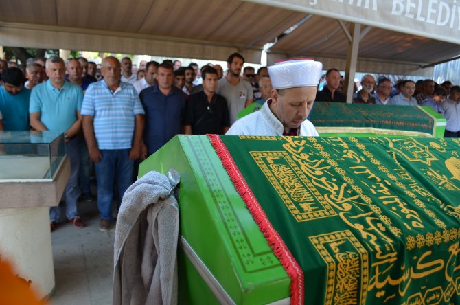 Hakem Onur Karabaş'ın babası Necdet Karabaş son yolculuğuna uğurlandı