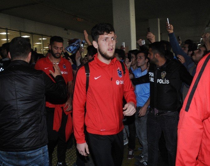 Trabzonspor, İstanbul’da yoğun ilgiyle karşılandı