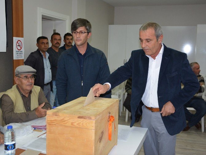 Korkuteli Sulama Birliği’nde Dursun Demir güven tazeledi