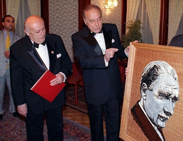 suleyman-demirel-haydar-aliyev.jpg