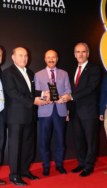 Sultangazi Belediyesi’ne İmar Şehircilik ve Estetik ödülü