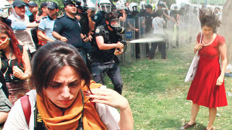 taksim-gezi-parki-nin-sembolu-oldu-3330517-1.jpg taksim-gezi-parki-nin-sembolu-oldu-3330517-1.jpg