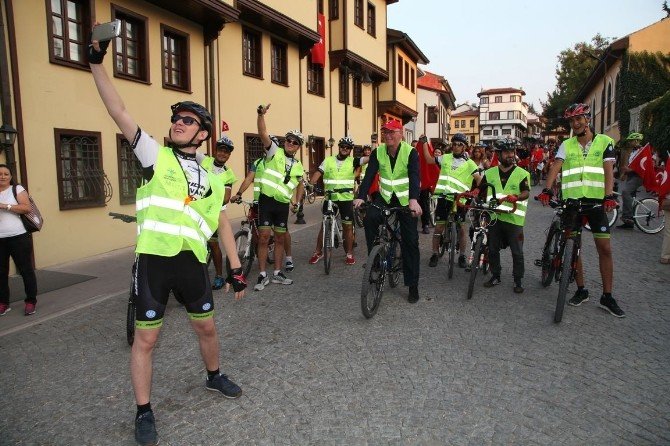 300 bisikletli ‘zafer’ için pedal çevirdi