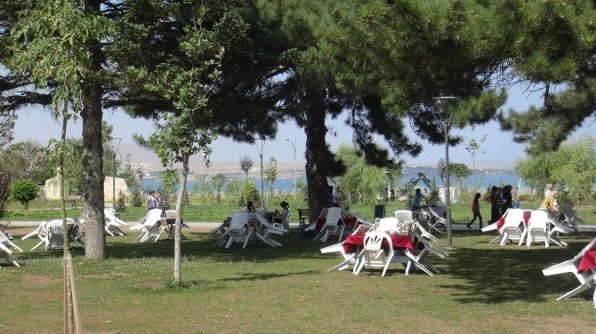 Tatvan’daki sahil parkının üçüncü etap çalışmaları başlayacak