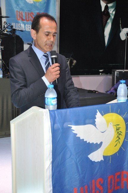 Resul Dindar Siyasilere Kızdı