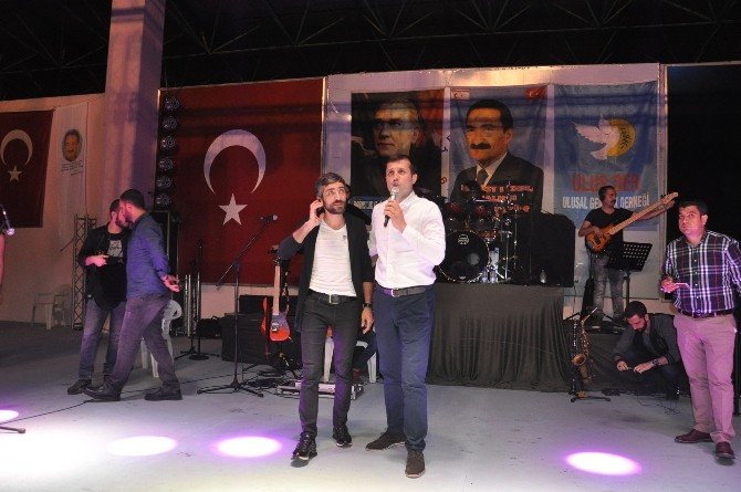 Resul Dindar Siyasilere Kızdı