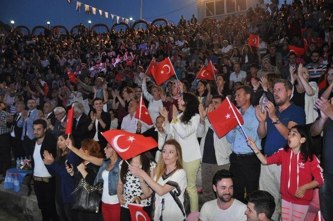 Resul Dindar Siyasilere Kızdı