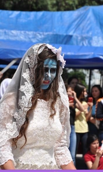 Öğrenciler Makyaj Ve Kostümleriyle Dikkat Çekti