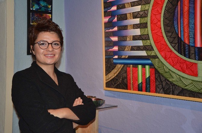 Çivilerle kazılarak yapılan resimler Eskişehir’de görücüye çıktı