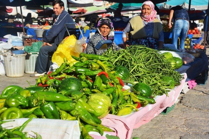 Başkan Görmez, İzmirlileri ilçenin Perşembe pazarına davet etti