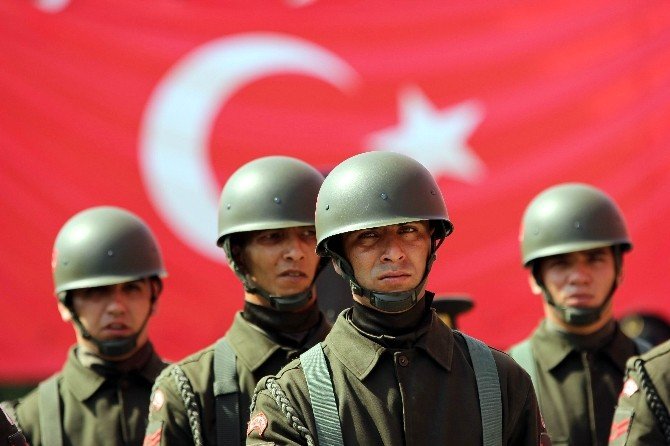 Bombalı saldırının yaşandığı Gaziantep’te Zafer Bayramı coşkusu