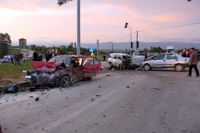 Kastamonu’da Kavşakta Zincirleme Kaza: 9 Yaralı