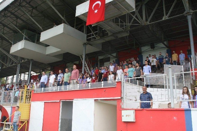 Trabzonspor taraftarlarından şehit ailelerine destek