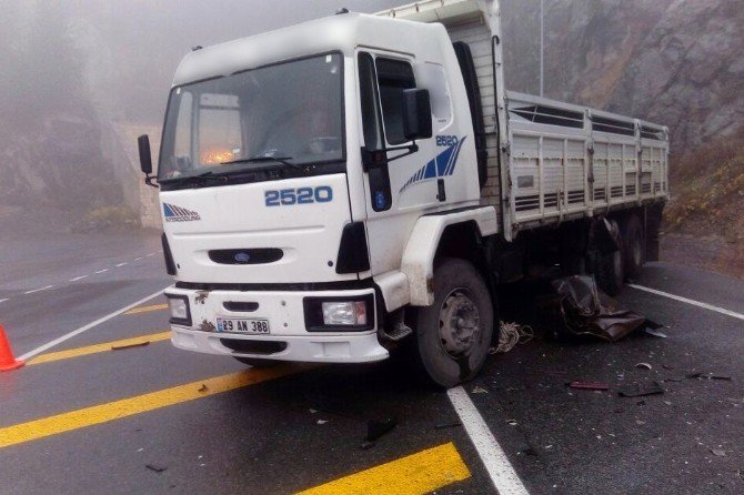 Gümüşhane’de trafik kazası: 2 ölü, 1 yaralı