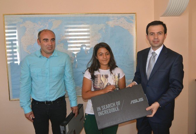 Kaymakam Karaca’dan TEOG’da ilk beşe girenlere ödül