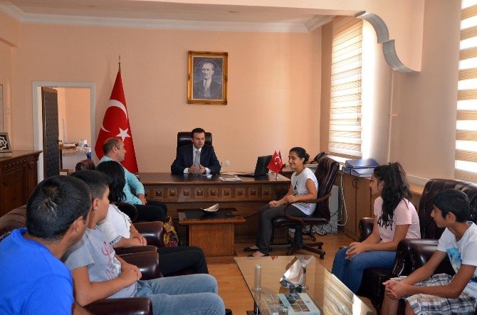 Kaymakam Karaca’dan TEOG’da ilk beşe girenlere ödül