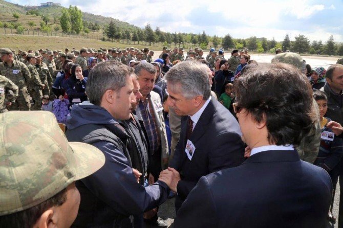 Elektrik Çarpması Ve Kalp Krizi Sonucu Şehit Olan 2 Asker Memleketlerine Uğurlandı