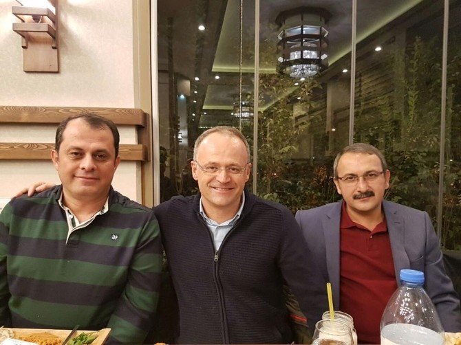 Turan Emeksiz Lisesi mezunlarından Yeni Malatyaspor onuruna yemek