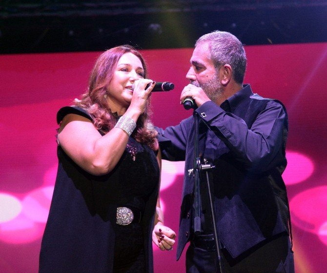 Kısaparmak çifti EXPO 2016’da aynı sahneyi paylaştı