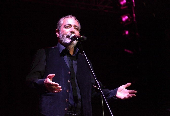 Kısaparmak çifti EXPO 2016’da aynı sahneyi paylaştı