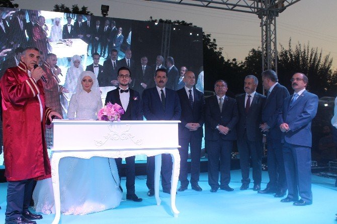 TÜRK-İŞ Genel Başkanı Ergün Atalay’ın oğlu dünyaevine girdi